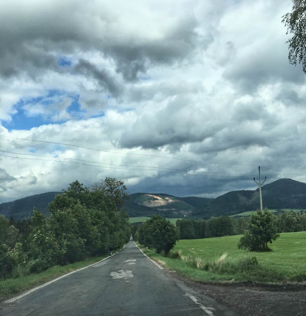 polskie góry jezioro w górach, podróże z psem, z psem w podróży, wakacje z psem, urlop z psem, z psam na wakacjach, z psem nad jeziorem, z psem w górach, pies w górach, welsh corgi, welsh corgi cardigan, cardigan, cardimania, corgi, pies, psy, sudety, karkonosze, góry, wakacje